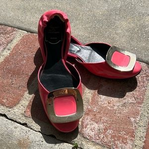 Roger Vivier patent leather flats